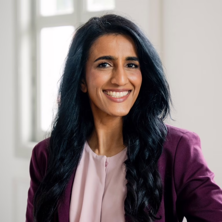Dr. Ayesha Khanna